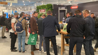 L'affollato stand ADLER al SICAM. | © ADLER
