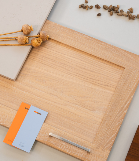 Il frontale rivestito con l'olio Legno Smart di ADLER nella tonalità “Fortuna” regala ai cultori della cucina la gioia più grande. | © ADLER