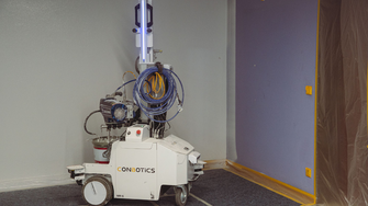 Anche negli angoli il piccolo aiutante non si ferma. | © ADLER