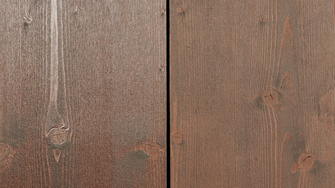 A sinistra, una superficie verniciata con Pullex Top-Lasur. A destra, legno rivestito con il nuovo Pullex Top-Mattlasur, che lo rende molto più opaco. | © ADLER | Johannes Plattner