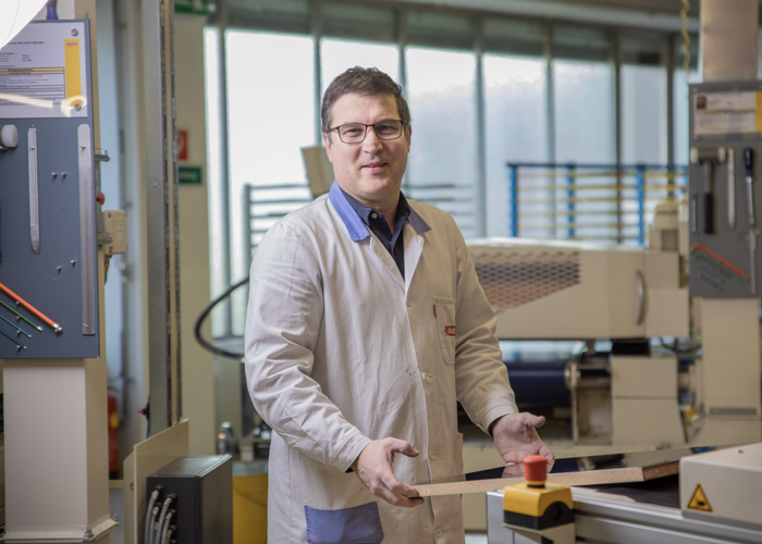 Il reparto di tecnologia applicativa dei mobili di ADLER è dotato di una gamma completa di attrezzature che copre tutti i comuni processi di verniciatura industriale e commerciale. | © ADLER