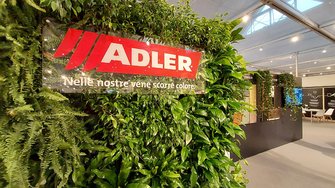 Il design dello stand fieristico ADLER non lasciava dubbi: Nelle nostre vene scorre il colore verde! | © ADLER