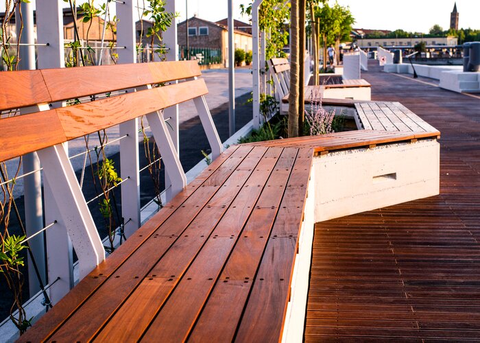 La passerella è stata verniciata con ADLER Bodenöl nella tonalità Java. | © ADLER | Foto: Alici