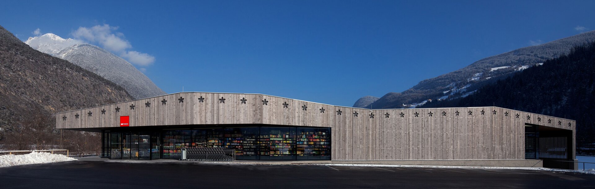 Ⓒ 2013 © Thomas Salvato  Ⓒ 2013 © Thomas Salvato