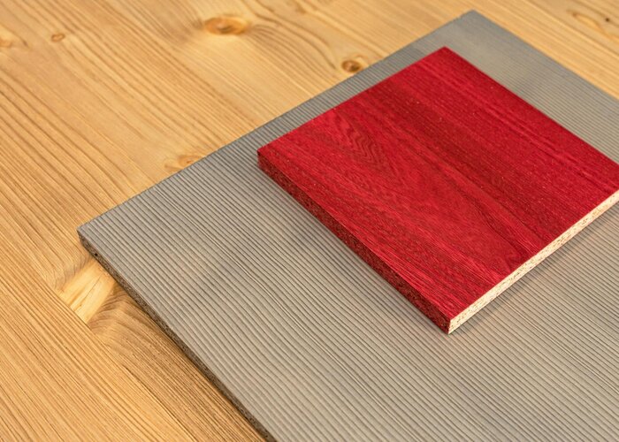 Rustico, elegante o colorato: con i coloranti ADLER il legno risalta alla grande - e i professionisti dell'applicazione mostrano come fare!