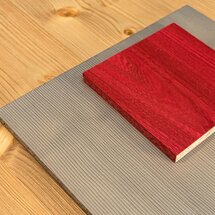 Rustico, elegante o colorato: con i coloranti ADLER il legno risalta alla grande - e i professionisti dell'applicazione mostrano come fare!