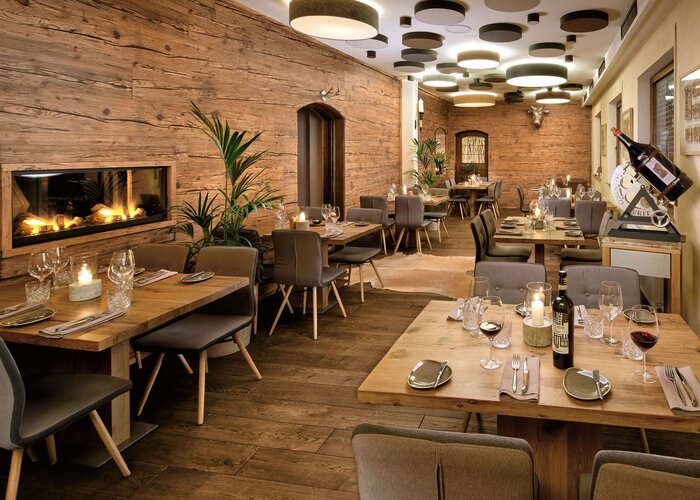 I decori in legno antico di Stainer Sun Wood rappresentano un'opzione interessante per l'arredamento d'interni, come in questo caso presso l'Hotel Neo Linde di Esslingen. | © Stainer Sun Wood