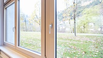Il nuovo fondo a spruzzo è compatibile con tutti i comuni sistemi di rivestimento ADLER. | © Rieder Fenster / Andreas Langreiter