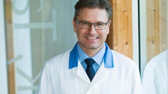 Rainer Troppmair, responsabile dello sviluppo delle vernici per finestre ed edilizia di ADLER.