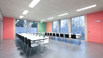 A basse emissioni, priva di biocidi e prodotta con materie prime rinnovabili: la vernice trasparente per legno Lignovit Terra. | © Bucher Architekt BSA