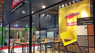 ADLER ha presentato la sua gamma completa di superfici in legno allo stand di Wels.