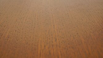 Le superfici delle finestre rivestite con il sistema Diamond di ADLER convincono per la particolare bellezza dei pori e con una durezza e resistenza incredibilmente elevate. (Foto: ADLER)