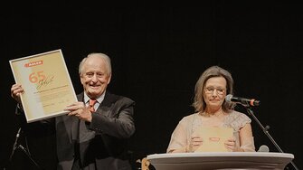 65 anni di ADLER: Andrea Berghofer ha reso omaggio ai successi del padre Günther.
