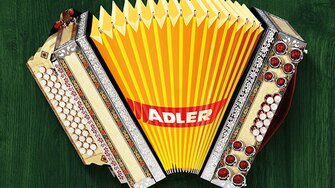 Che musica maestro! Alla fiera professionale per colori, edilizia e facciate in legno di Colonia ADLER presenta la competenza alpina in fatto di protezione del legno. (Foto: ADLER)