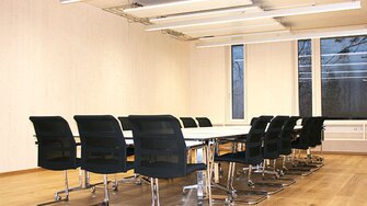 Il legno naturale conferisce pace ed eleganza a ogni ambiente - come ad esempio al nuovo edificio di binderholz nella città finlandese di Lieksa. (Foto: binderholz)