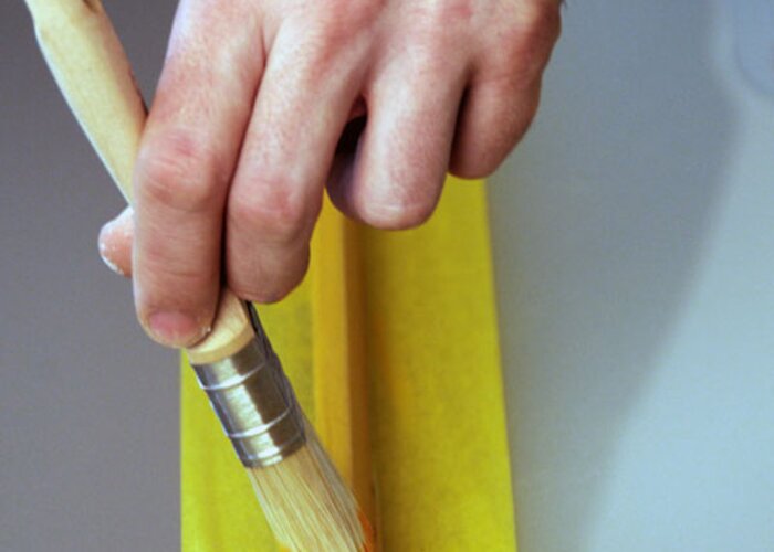 Consiglio di decorazione: lo spigolo in giallo crea un simpatico particolare