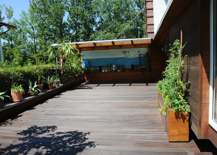 Il terrazzo in legno risplende grazie a Pullex Bodenöl