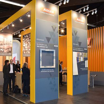 Attrazione per chi è interessato all'innovazione: presso lo stand ADLER, il team ha reso i visitatori pronti per il futuro delle finestre.