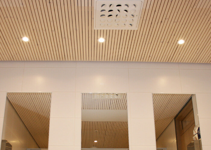 In ambiente interno verniciatura con Lignovit Interior UV 100 colorazione Großlockner / Foto: binderholz