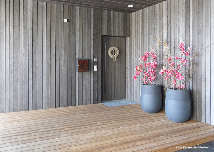 L’ingresso dell’edificio. Foto: Sitka Kaserer Architekten