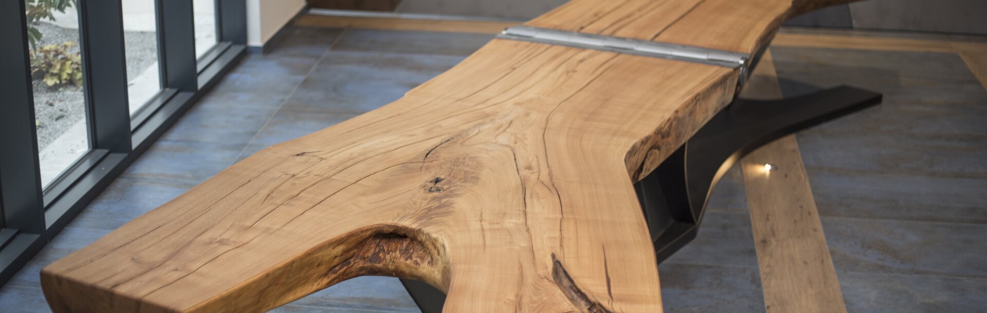 Il tavolo Hercules, verniciato con ADLER Legno-Öl. | © Vener srl Il tavolo Hercules, verniciato con ADLER Legno-Öl. | © Vener srl